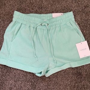 Green kancan shorts